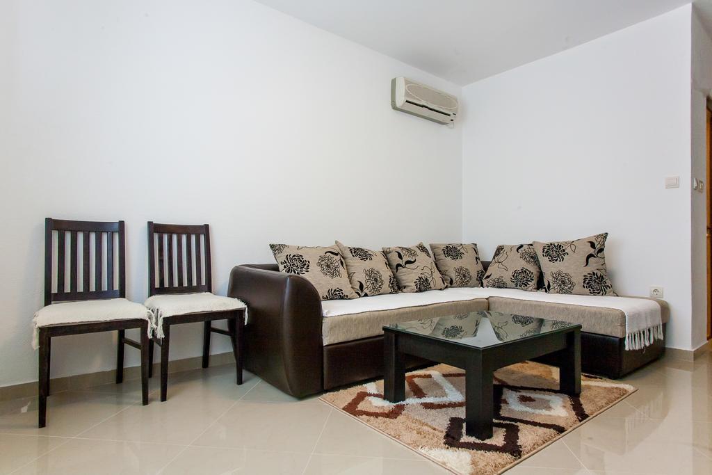 Apartments Ljubica تْشيرسيك نوفي الغرفة الصورة