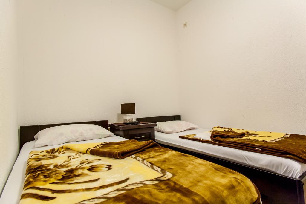 Apartments Ljubica تْشيرسيك نوفي الغرفة الصورة