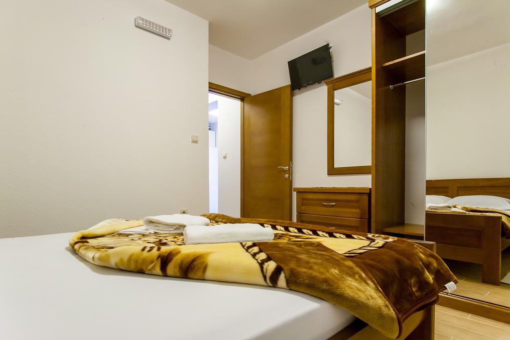 Apartments Ljubica تْشيرسيك نوفي الغرفة الصورة