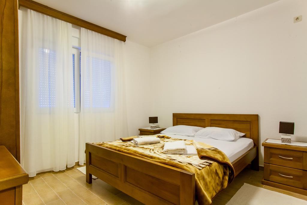 Apartments Ljubica تْشيرسيك نوفي الغرفة الصورة